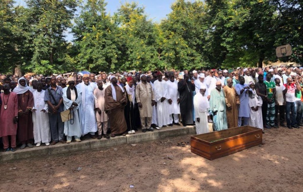 Ziguinchor: Une foule nombreuse a accompagné Samba Gackou à sa dernière demeur Ziguinchor: Une foule nombreuse a accompagné Samba Gackou à sa dernière demeur