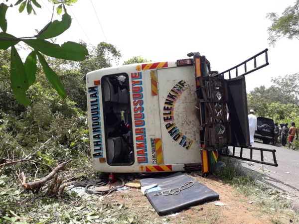 Bignona: Un bus s'est renversé, 3 morts et plus de 20 blessés Bignona: Un bus s'est renversé, 3 morts et plus de 20 blessés