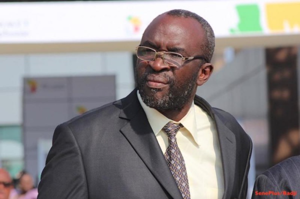 Moustapha Cissé Lô fuit le débat sur le 3e mandat