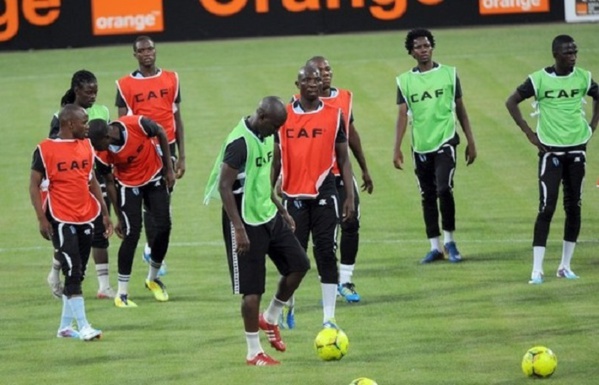 Le sélectionneur du Botswana exclut quatre joueurs ivres Le sélectionneur du Botswana exclut quatre joueurs ivres