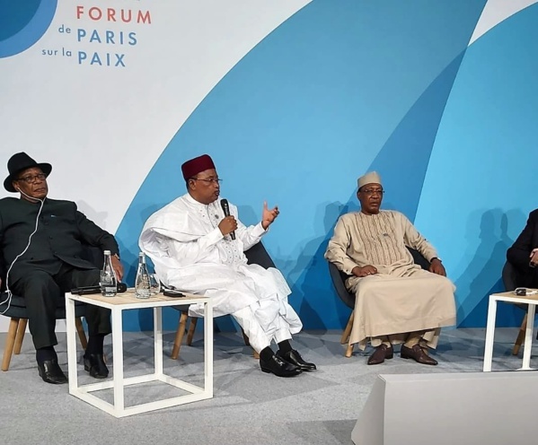 Insécurité au Sahel: Déby, Issoufou et IBK tirent sur les occidentaux à Paris Insécurité au Sahel: Déby, Issoufou et IBK tirent sur les occidentaux à Paris