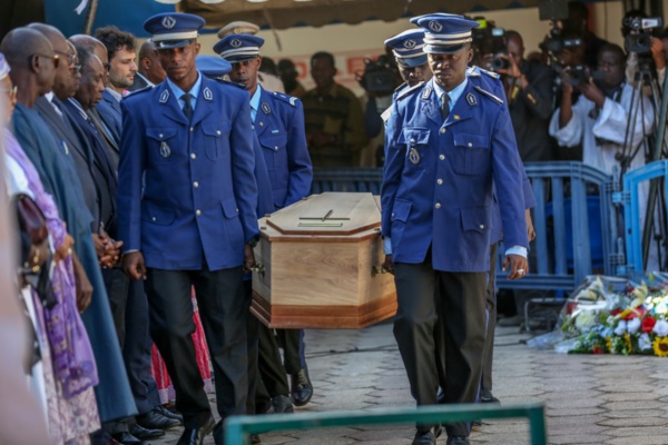 Collette Senghor inhumée au cimetière catholique de Bel-Air (Photos) Collette Senghor inhumée au cimetière catholique de Bel-Air (Photos)