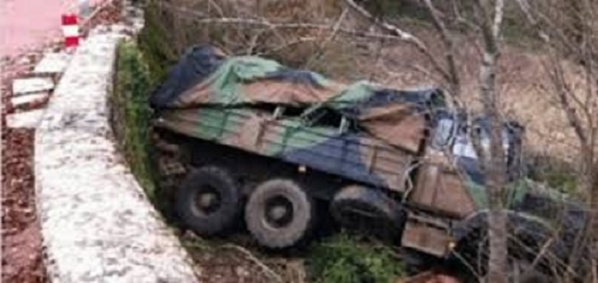 Louga : Un cargo militaire se renverse et fait plus de 15 blessés Louga : Un cargo militaire se renverse et fait plus de 15 blessés