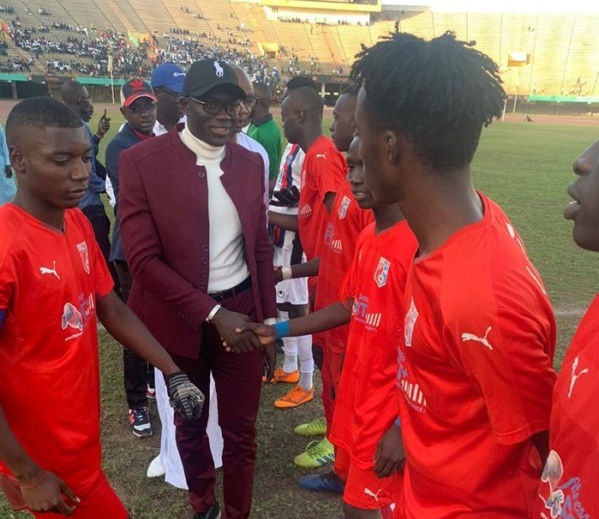 Le Coordonnateur de la COJER de Grand Yoff Ousmane Ndiaye, parrain de la finale cadette de la Zône 7B Le Coordonnateur de la COJER de Grand Yoff Ousmane Ndiaye, parrain de la finale cadette de la Zône 7B