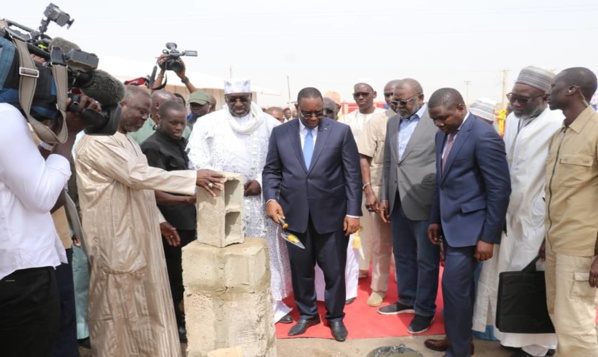 Siège des transporteurs: Macky Sall débourse 200 millions Siège des transporteurs: Macky Sall débourse 200 millions