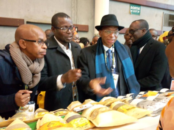 "Salon de l'agriculture de Paris": Dr Ibrahima Mendy et le MAER visitent le Stand Sénégalais "Salon de l'agriculture de Paris": Dr Ibrahima Mendy et le MAER visitent le Stand Sénégalais