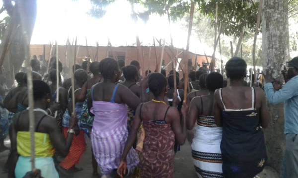 Les images exclusives: L'arrivée de Guy Marius Sagna dans son village et dans une pure tradition bayotte Les images exclusives: L'arrivée de Guy Marius Sagna dans son village et dans une pure tradition bayotte