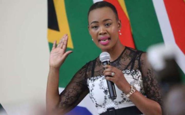 Voici la ministre Sud Africaine recardée pour avoir violé le confinement Voici la ministre Sud Africaine recardée pour avoir violé le confinement