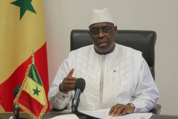 Macky Sall menace: « Si on ne respecte pas les consignes, on ira vers un confinement » Macky Sall menace: « Si on ne respecte pas les consignes, on ira vers un confinement »