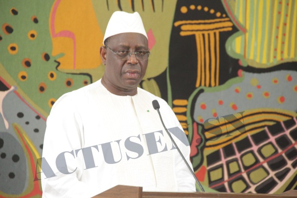 Macky Sall sur RFI: "Un couvre-feu élargi, mais pas de confinement" au Sénégal Macky Sall sur RFI: "Un couvre-feu élargi, mais pas de confinement" au Sénégal