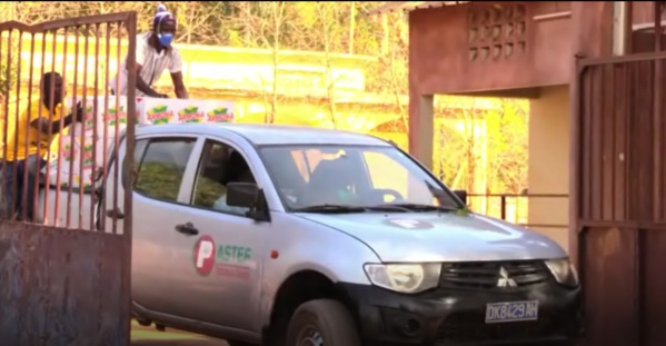 Vidéo: Ousmane Sonko "inonde" les districts Sanitaires de Bignona de matériel de lutte contre le COVID19