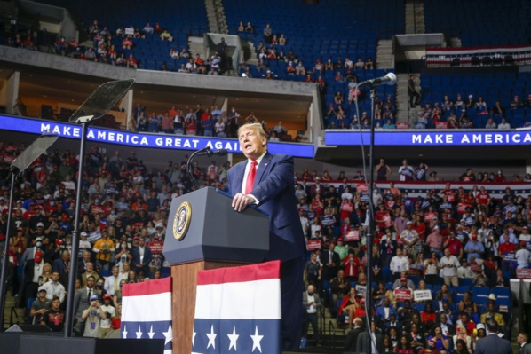 En difficulté, Donald Trump change de directeur de campagne