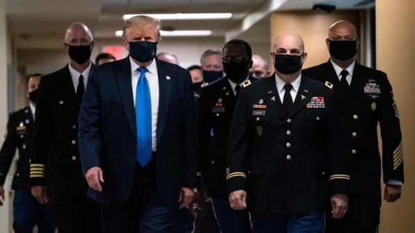 Coronavirus: Trump défend désormais le port du masque comme un geste «patriotique»