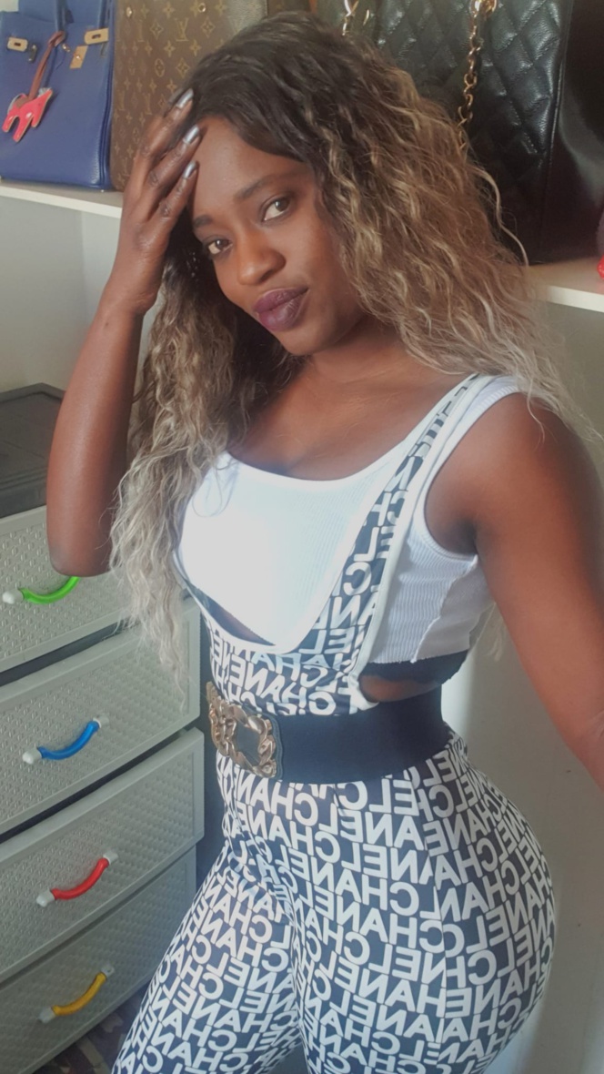 La ravissante Awa Sock fait sa vie loin du Sénégal avec sa forme "généreuse" La ravissante Awa Sock fait sa vie loin du Sénégal avec sa forme "généreuse"