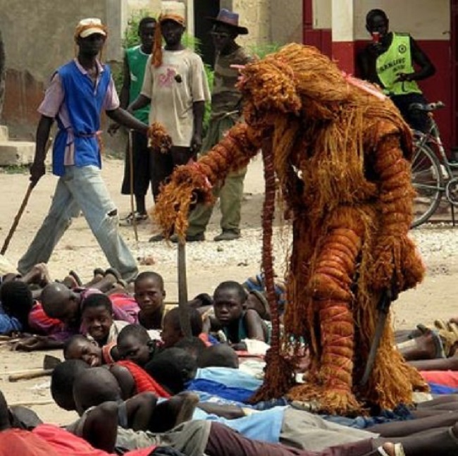 Mbour: Le préfet interdit le "Kankourang" et annule les "Navétanes"