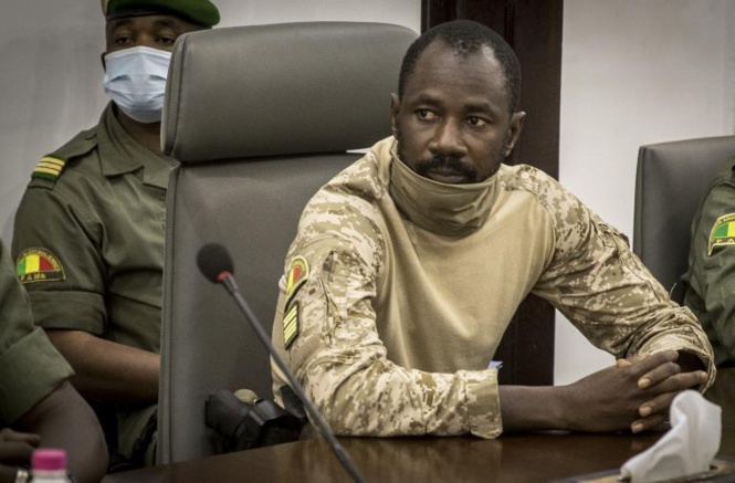 Mali: le chef de la junte promet de gagner "la guerre" contre le jihadistes