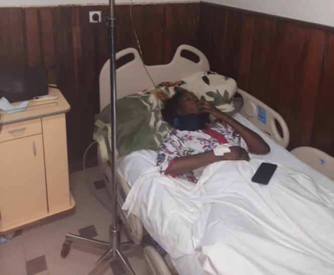 Barbaries policières: Adja Ndiaye de "Dakaractu" sauvagement bastonnée par les éléments du GMI Barbaries policières: Adja Ndiaye de "Dakaractu" sauvagement bastonnée par les éléments du GMI