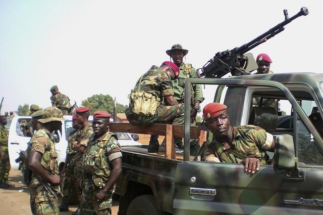 Guinée: Un camp militaire attaqué, un colonel de l’armée tué !