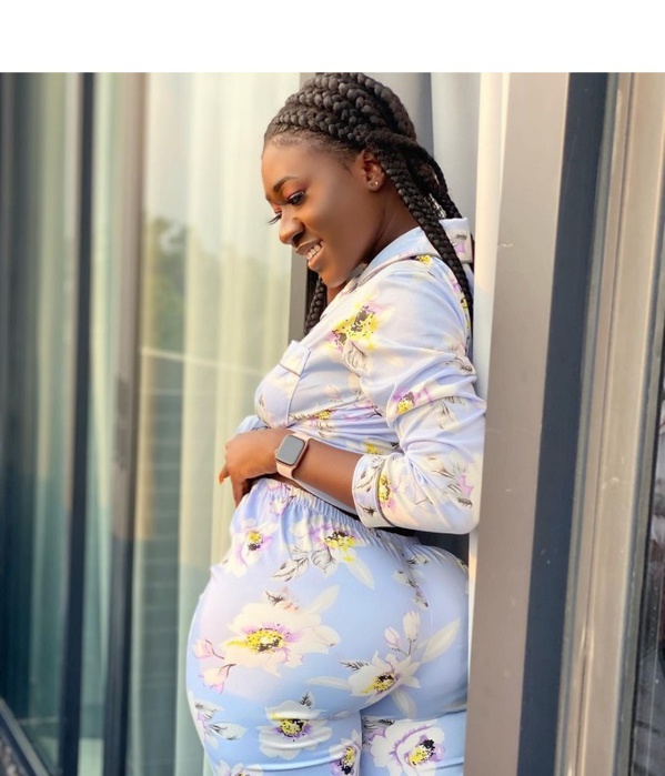 Les vidéos et photos de la starlette Hajia Bintu  sont les plus regardées...