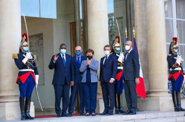 Macky Sall rencontre Macron dans son Palais Macky Sall rencontre Macron dans son Palais