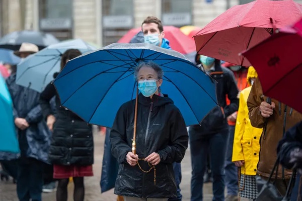 Nantes : une manifestation pour le retour des messes, « indispensables » à la foi Nantes : une manifestation pour le retour des messes, « indispensables » à la foi