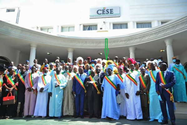 La Benjamine du CESE, Dieynaba Goudiaby à l'installation du nouveau Président La Benjamine du CESE, Dieynaba Goudiaby à l'installation du nouveau Président