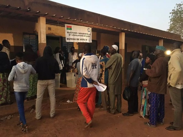Élections au Burkina Faso: quelques retards dans l'ouverture des bureaux de vote