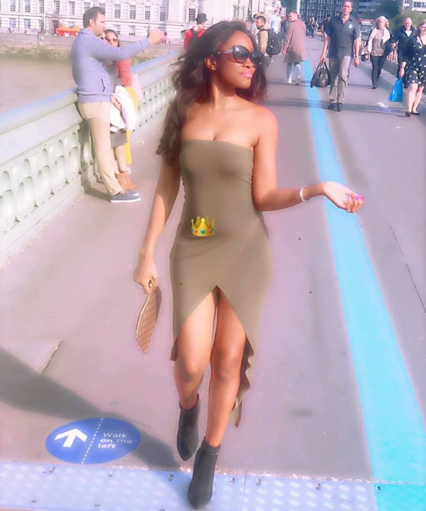 Une balade de la chanteuse Queen dans une avenue de London Bridge