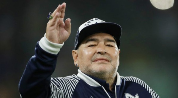 Diego Maradona : Un fils présumé demande à ce que son corps soit exhumé Diego Maradona : Un fils présumé demande à ce que son corps soit exhumé