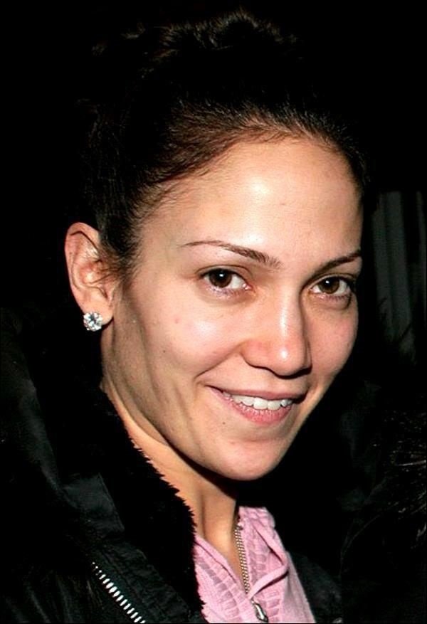 Jennifer Lopez : sans maquillage, elle dévoile sa marque de beauté