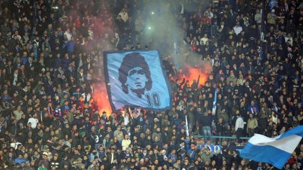 Le stade de Naples officiellement rebaptisé du nom de Diego Armando Maradona