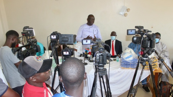 Equipements Sportifs pour les clubs de la Casamance: Le président Seydou Sané a dépensé plus de 10 millions FCFA Equipements Sportifs pour les clubs de la Casamance: Le président Seydou Sané a dépensé plus de 10 millions FCFA