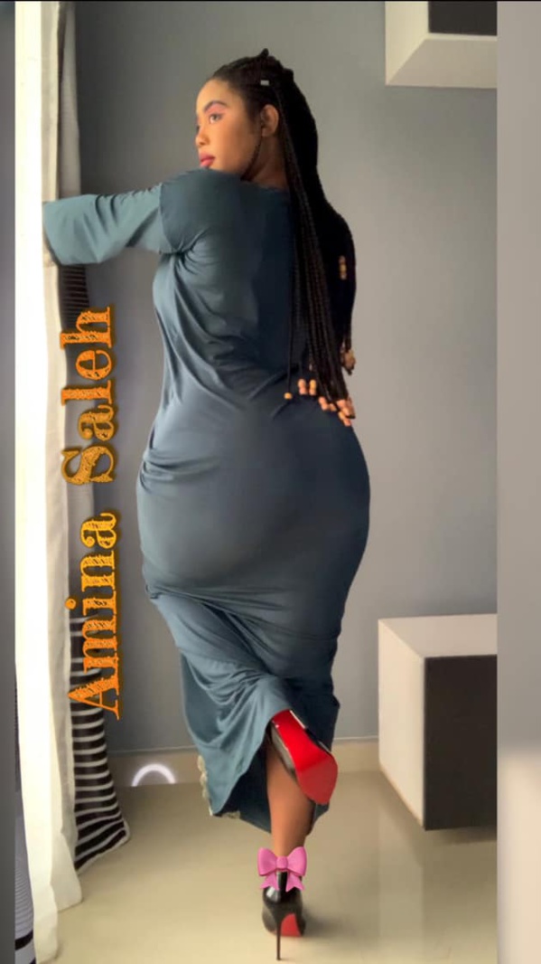 La jetsetteuse Amina Saleh dévoile sa taille La jetsetteuse Amina Saleh dévoile sa taille