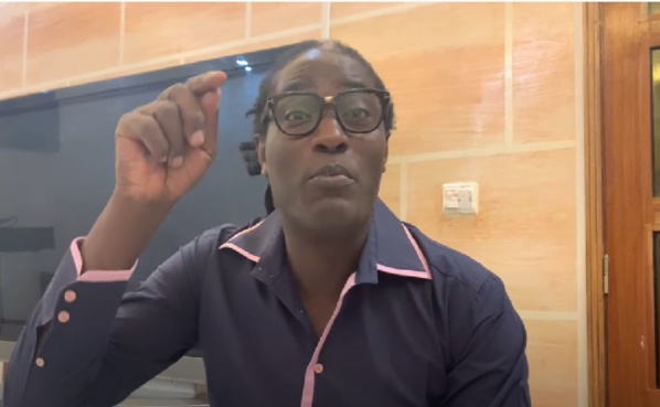 Ses albums brûlés à l’UCAD : Mame Goor Diazaka accuse Ousmane Sonko (Vidéo) Ses albums brûlés à l’UCAD : Mame Goor Diazaka accuse Ousmane Sonko (Vidéo)