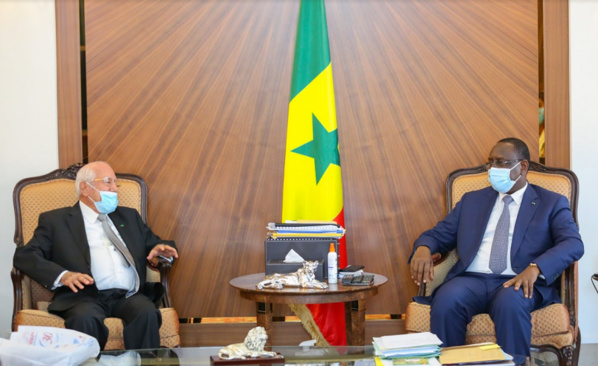 Lutte contre la COVI-19: La communauté libanaise offre des ambulances médicalisées, des masques... au Président Sall(Images) Lutte contre la COVI-19: La communauté libanaise offre des ambulances médicalisées, des masques... au Président Sall(Images)