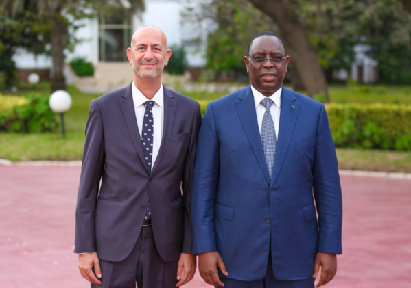 Lutte contre la COVI-19: La communauté libanaise offre des ambulances médicalisées, des masques... au Président Sall(Images) Lutte contre la COVI-19: La communauté libanaise offre des ambulances médicalisées, des masques... au Président Sall(Images)