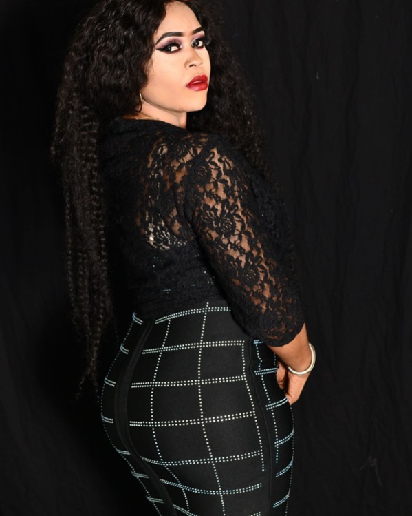 Noël 2020: l'artiste Guigui Sarr annonce les couleurs Noël 2020: l'artiste Guigui Sarr annonce les couleurs