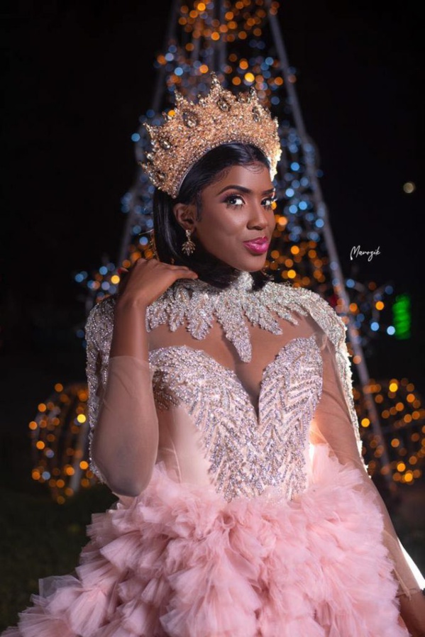 La chanteuse Sokhou Bb dans une magnifique robe "Barbie", secoue la toile ! (Photos)