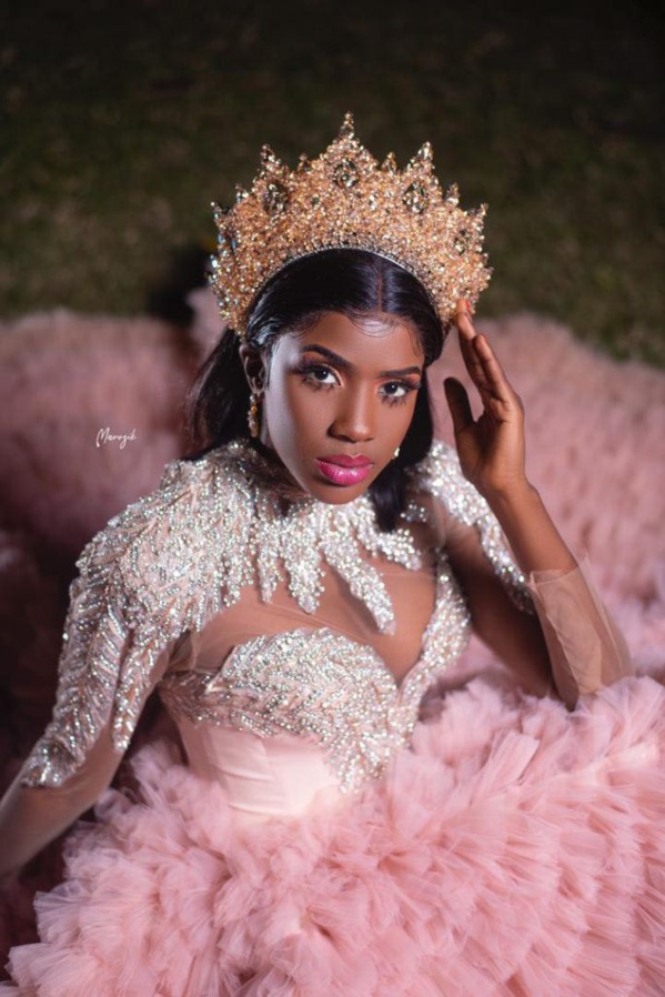 La chanteuse Sokhou Bb dans une magnifique robe "Barbie", secoue la toile ! (Photos) La chanteuse Sokhou Bb dans une magnifique robe "Barbie", secoue la toile ! (Photos)