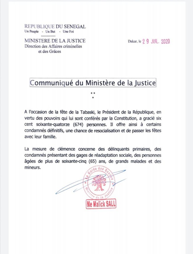 Macky Sall gracie 854 détenus Macky Sall gracie 854 détenus