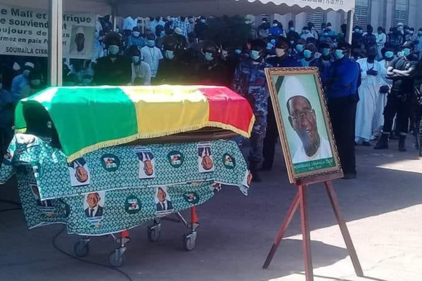 Mali: Une foule nombreuse a accompagné le Président Soumaïla Cissé en sa dernière demeure