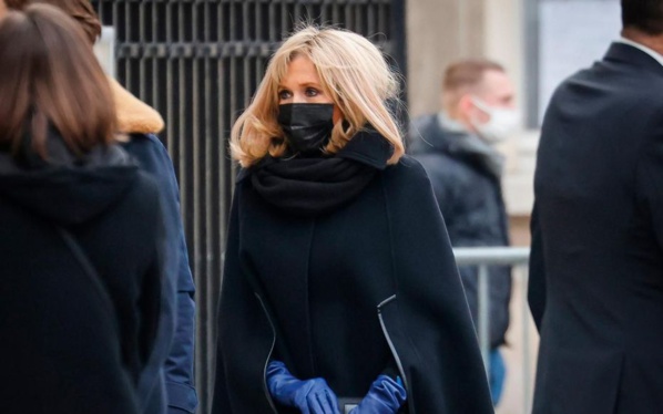 Brigitte Macron a été testée positive au Covid-19 pendant les fêtes Brigitte Macron a été testée positive au Covid-19 pendant les fêtes