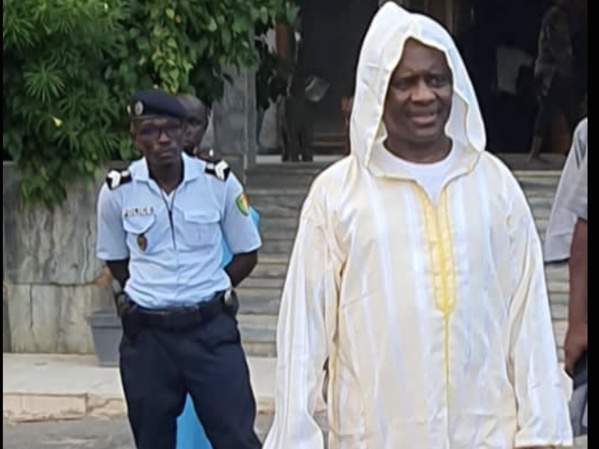 "Pape Boubou Diallo a signifié clairement à sa hiérarchie qu’il préférait son marabout à la police" "Pape Boubou Diallo a signifié clairement à sa hiérarchie qu’il préférait son marabout à la police"
