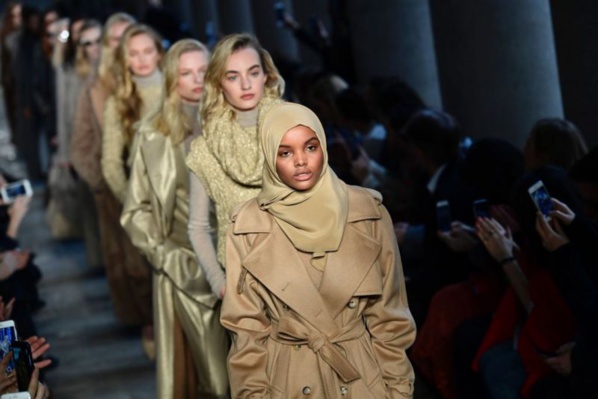 Halima Aden, top model : "j'ai arrêté parce que le mannequinat est incompatible avec ma foi musulmane" Halima Aden, top model : "j'ai arrêté parce que le mannequinat est incompatible avec ma foi musulmane"