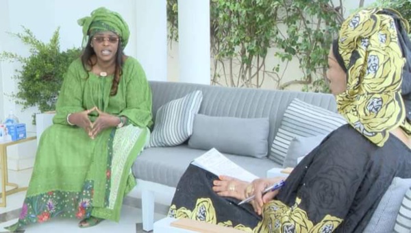 24Heures après Brigitte Macron, Marieme Faye Sall s’exerce à la communication