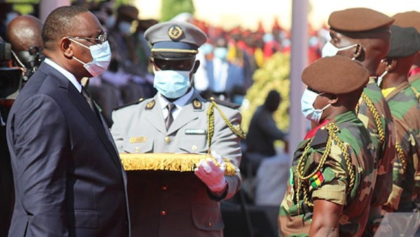Vaccination anti Covid-19 : Macky Sall positionne l'armée Vaccination anti Covid-19 : Macky Sall positionne l'armée