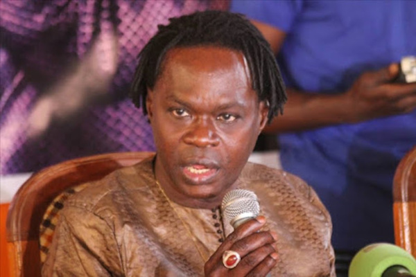 Arrestation de l'enseignant Samba Tall à Podor : Baaba Maal demande sa libération Arrestation de l'enseignant Samba Tall à Podor : Baaba Maal demande sa libération