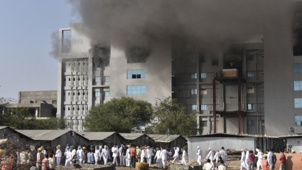 Inde : Un incendie dans les locaux du plus grand fabricant de vaccins au monde fait cinq morts Inde : Un incendie dans les locaux du plus grand fabricant de vaccins au monde fait cinq morts