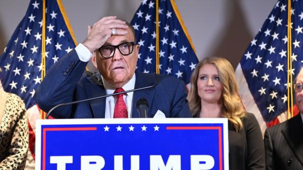 L'avocat de Trump, Rudy Giuliani, attaqué pour diffamation