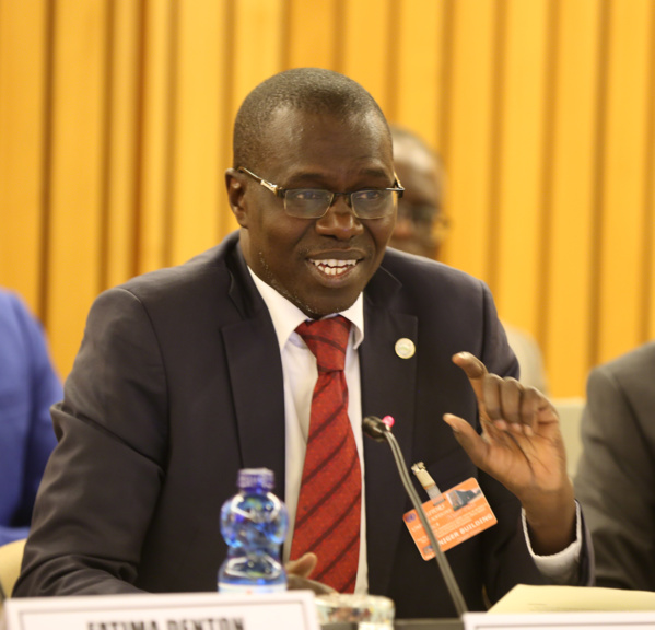 COVID-19 : Quelles nouvelles options pour le Sénégal ? (Par Moubarack Lô) COVID-19 : Quelles nouvelles options pour le Sénégal ? (Par Moubarack Lô)